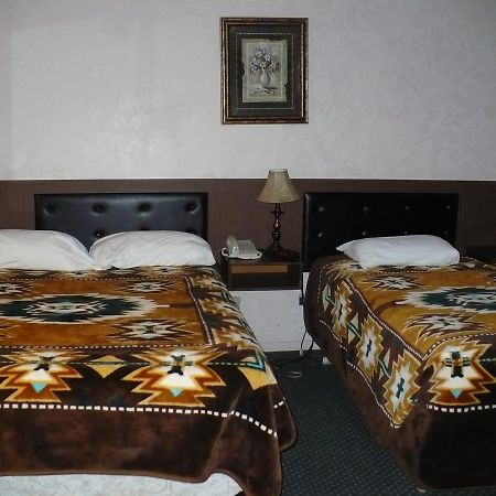 Sheridan Lawrence M Hotel Fort Vermilion ภายนอก รูปภาพ